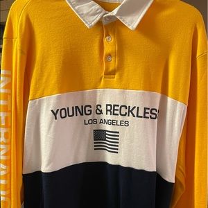 Men’s young and reckless rugby style shirt sz LG